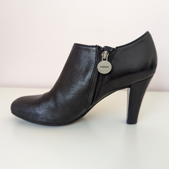 Geox Size 7 US Leather Ankle Boots - Picture 2 of 12